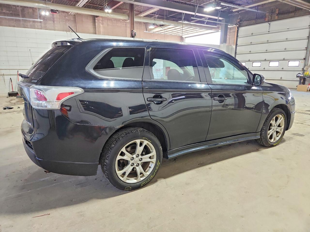 2014 Mitsubishi Outlander Se - Фото 3