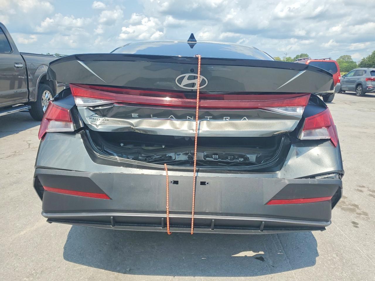 2025 Hyundai Elantra Sel Sport - Фото 6