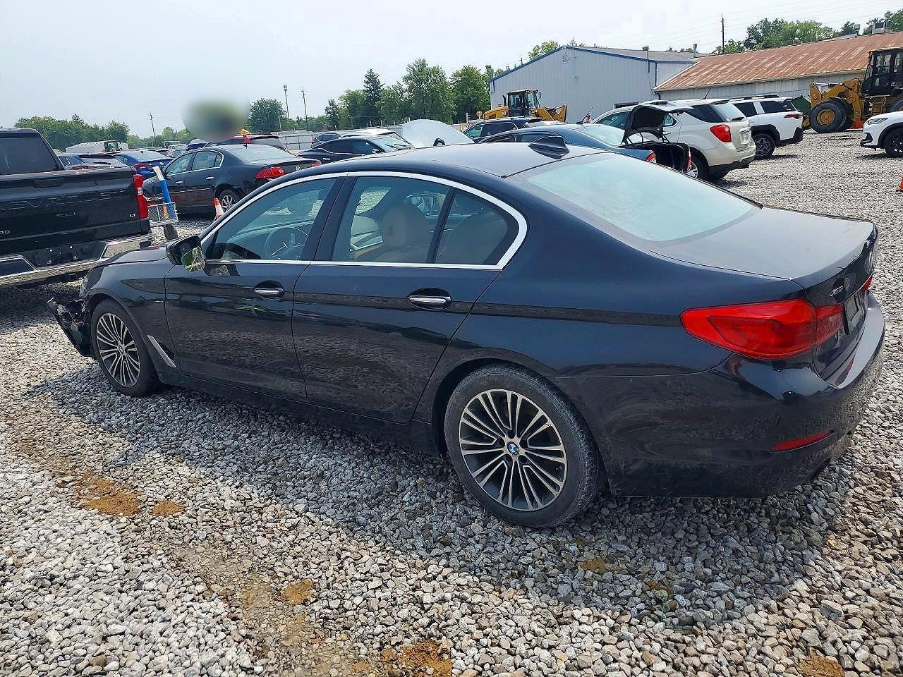 2017 BMW 530 Xi - Image 2