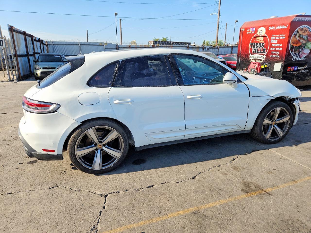 2024 Porsche Macan Base - Image 3