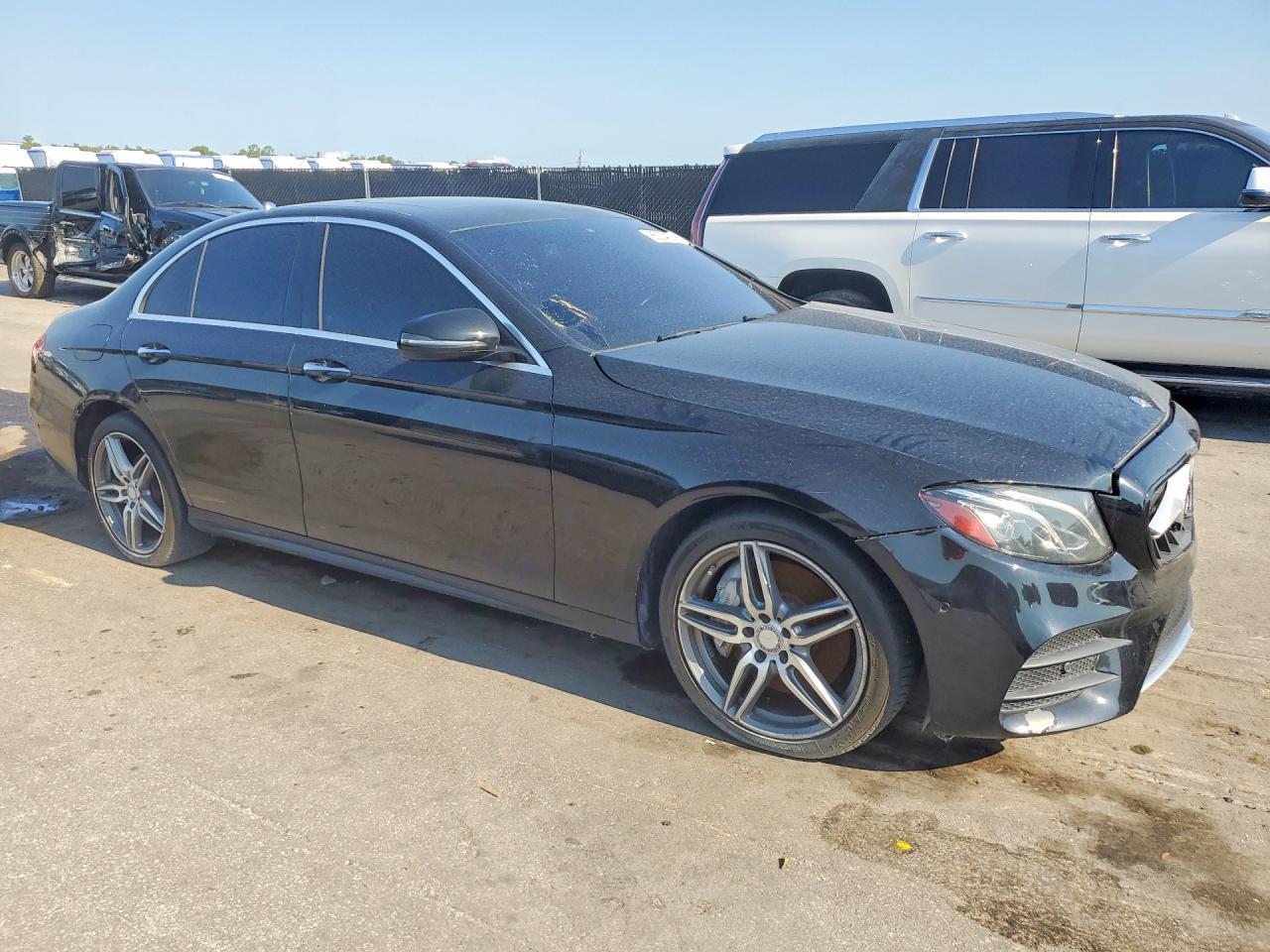 2017 Mercedes-Benz E 300 - Фото 4