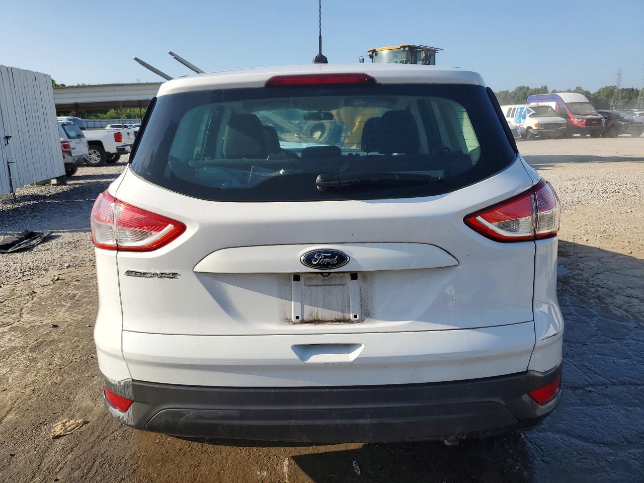 2015 Ford Escape S - Фото 6