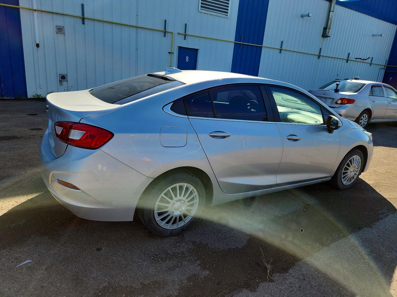 2018 Chevrolet Cruze Lt - Фото 3