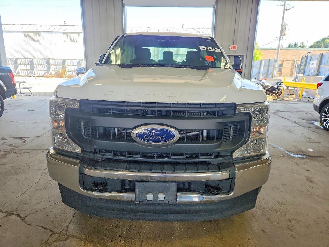 2022 Ford F250 Super Duty - Фото 5