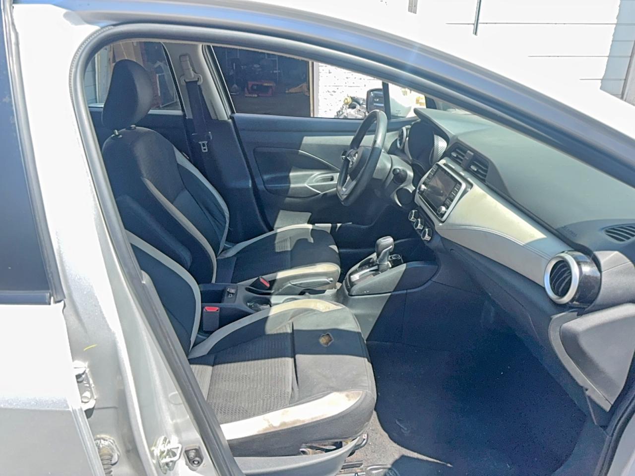 2020 Nissan Versa Sv - Image 5