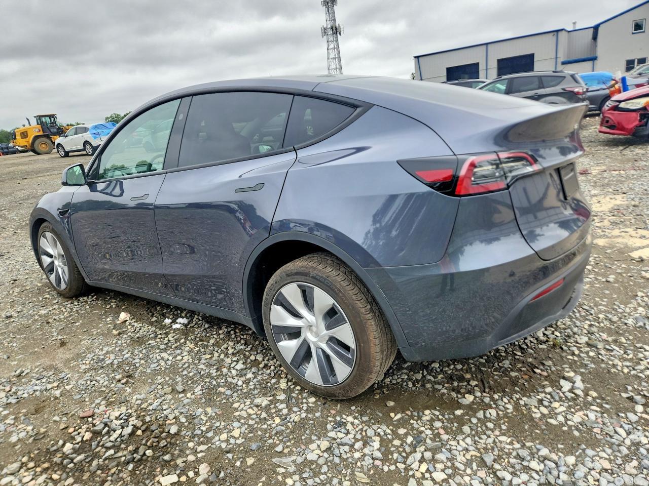 2023 Tesla Model Y - Image 2