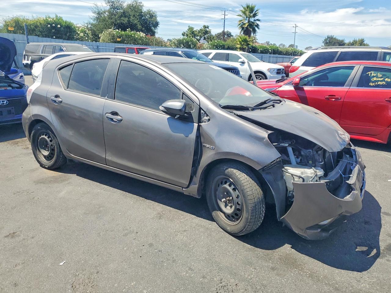2014 Toyota Prius - Фото 4