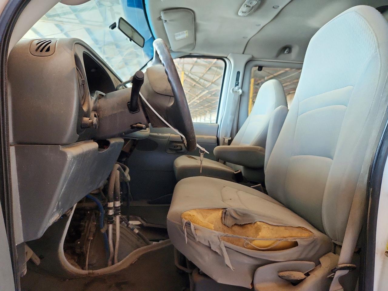 2008 Ford Econoline E350 Super Duty Wagon - Фото 7