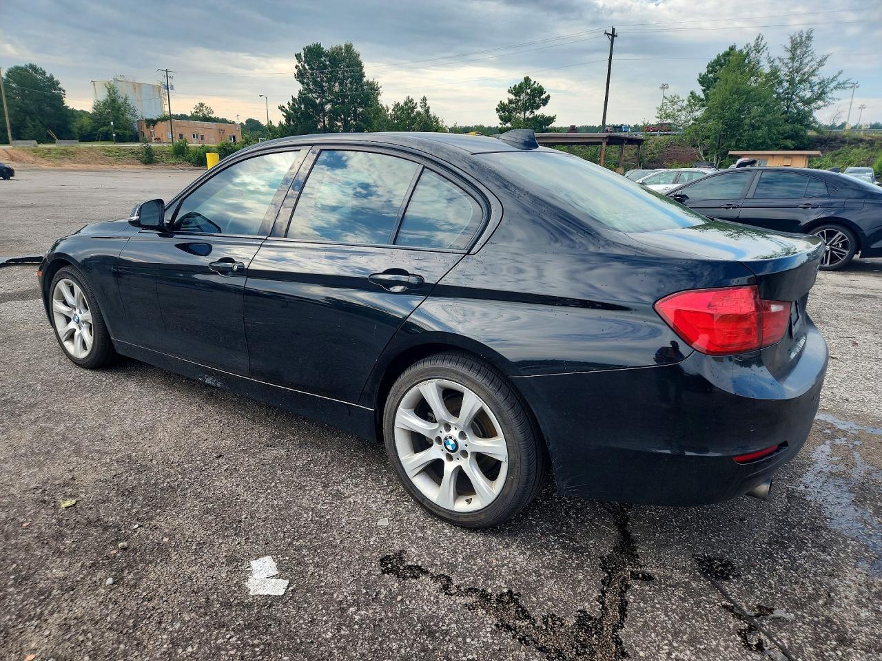 2015 BMW 320 I - Фото 2