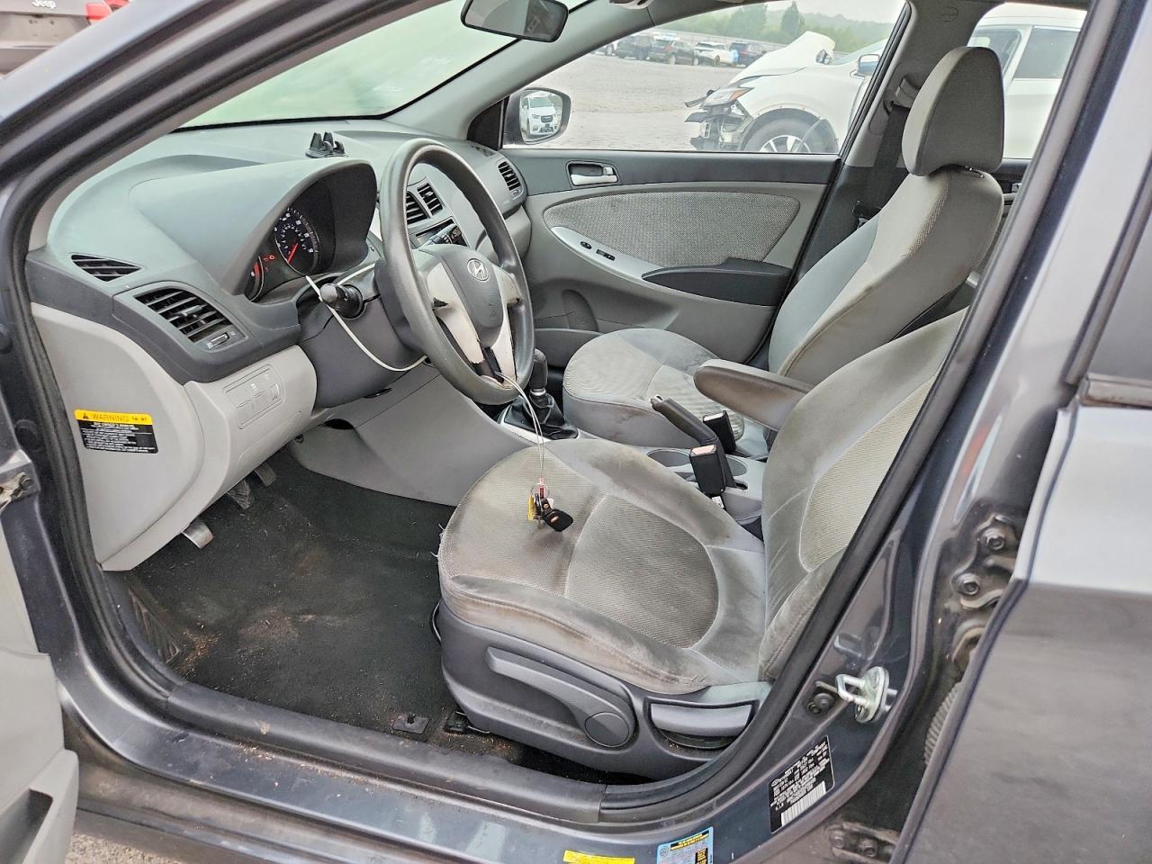 2013 Hyundai Accent Gls - Фото 7