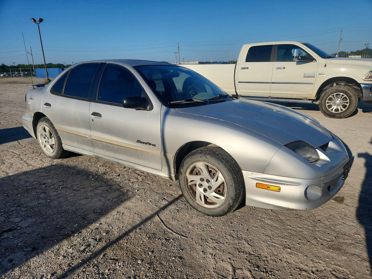 2000 Pontiac Sunfire Se - Image 4