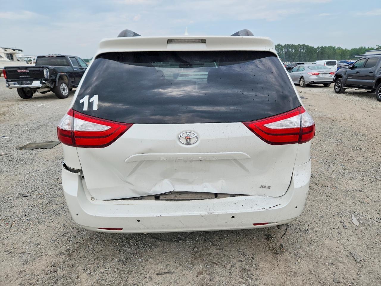 2019 Toyota Sienna Xle 8-Passenger - Image 6