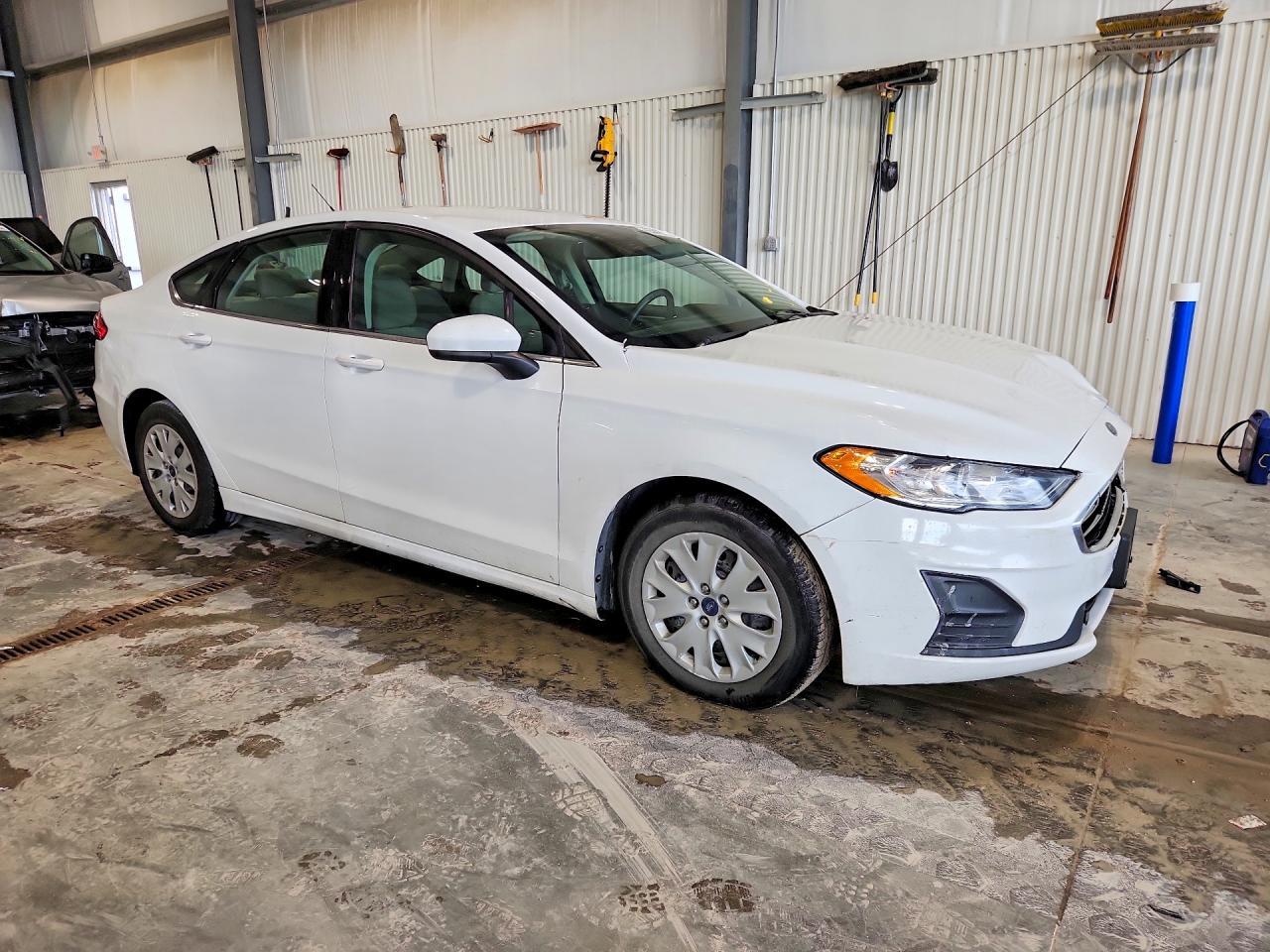 2019 Ford Fusion S - Image 4