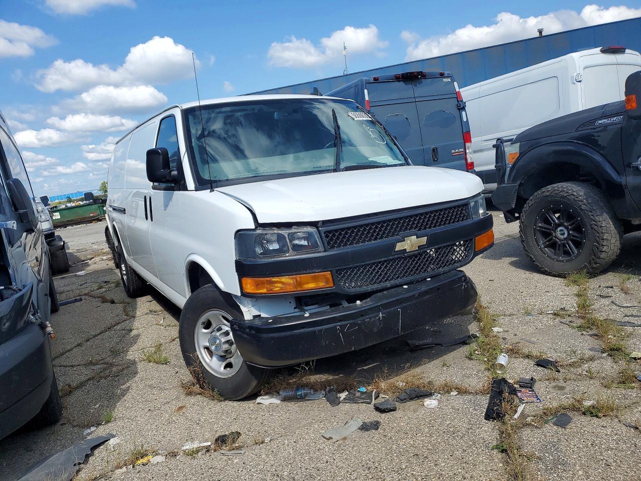 2023 Chevrolet Express G2500 - Фото 4