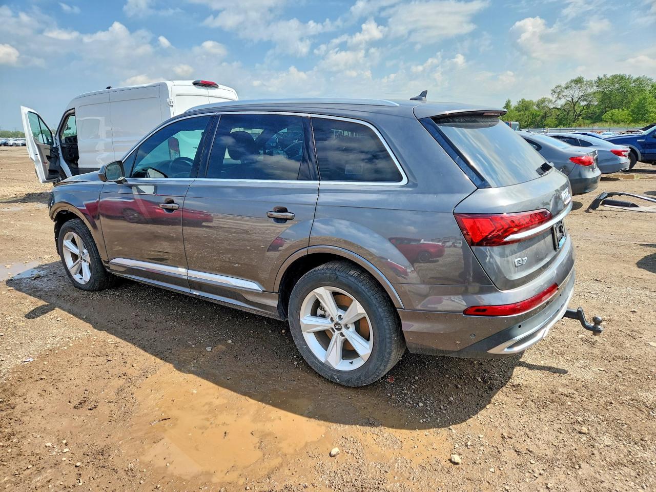 2021 Audi Q7 Premium Plus - Image 2
