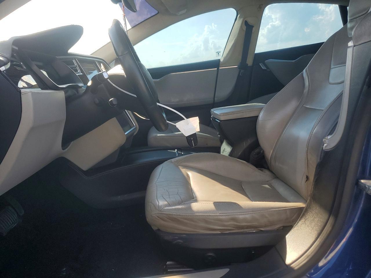 2016 Tesla Model S - Image 7