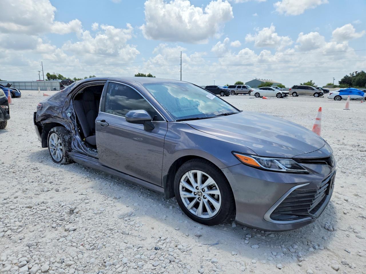 2024 Toyota Camry Le - Фото 4