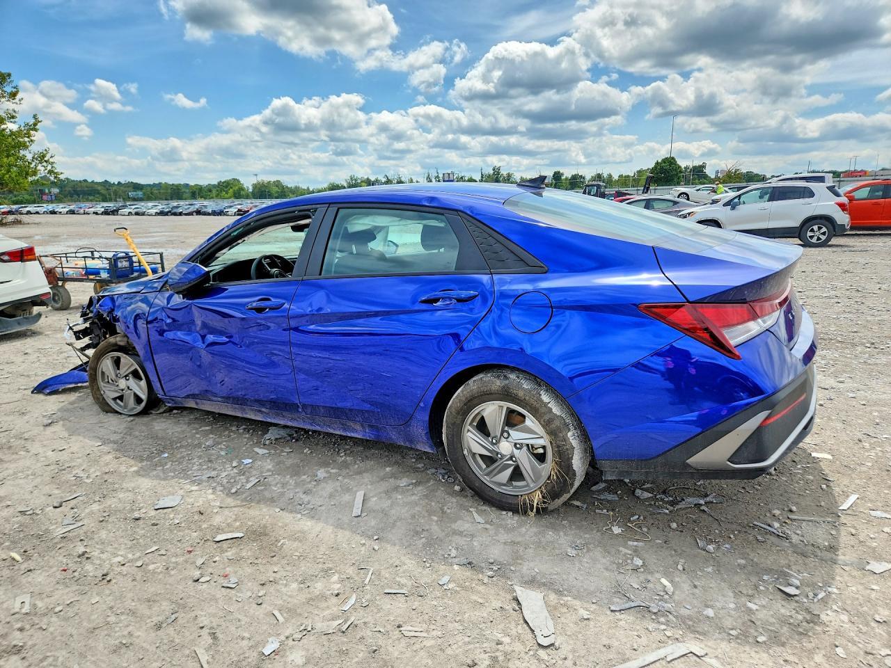 2025 Hyundai Elantra Se - Фото 2