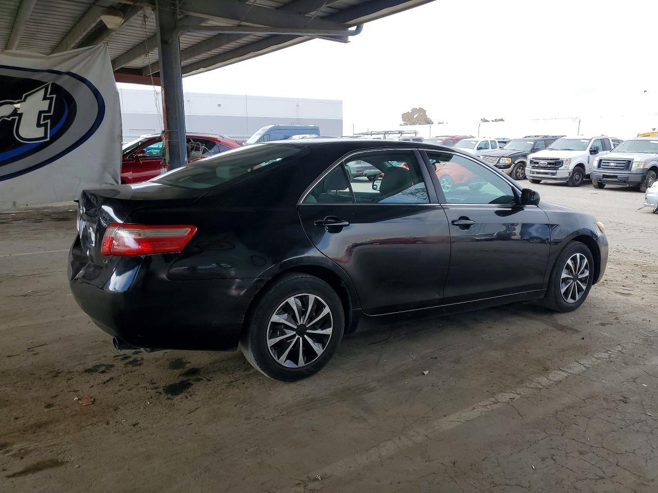 2009 Toyota Camry Le - Image 3