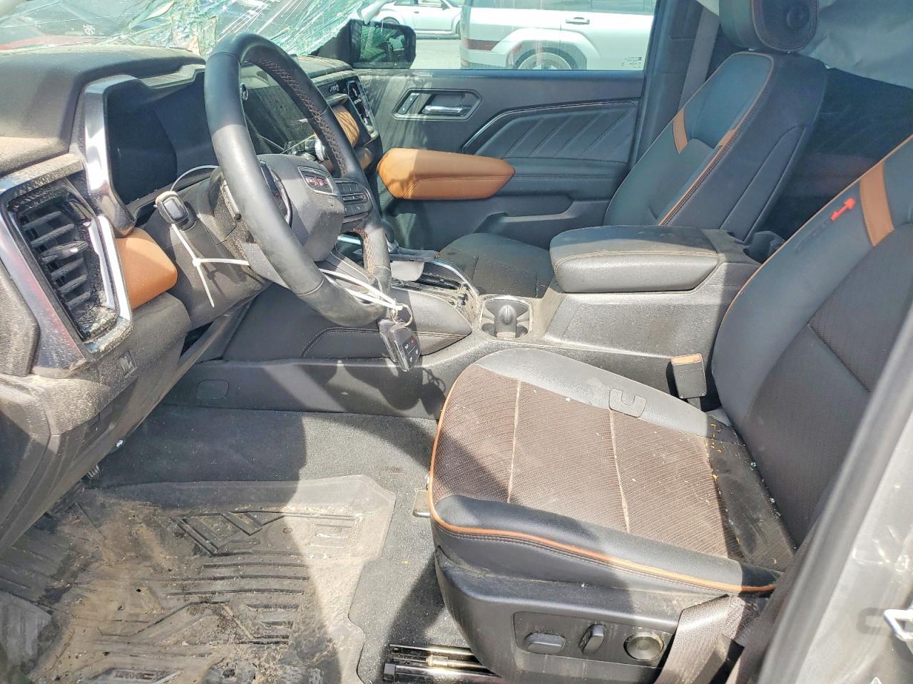 2024 GMC Canyon At4 - Фото 7