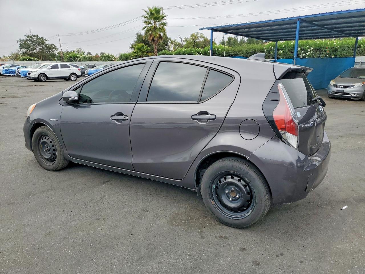 2015 Toyota Prius C Two - Фото 2