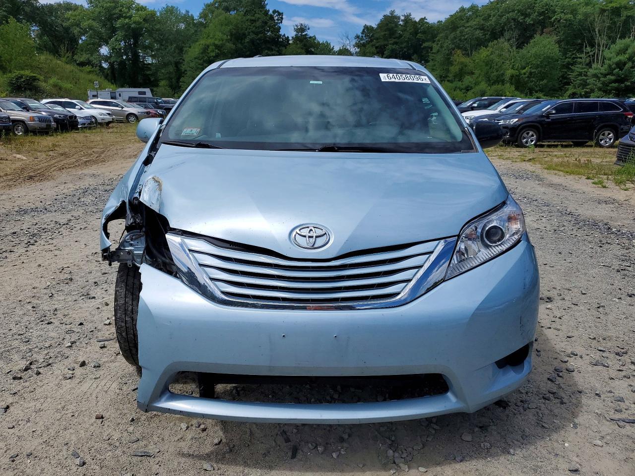 2015 Toyota Sienna Le - Фото 5