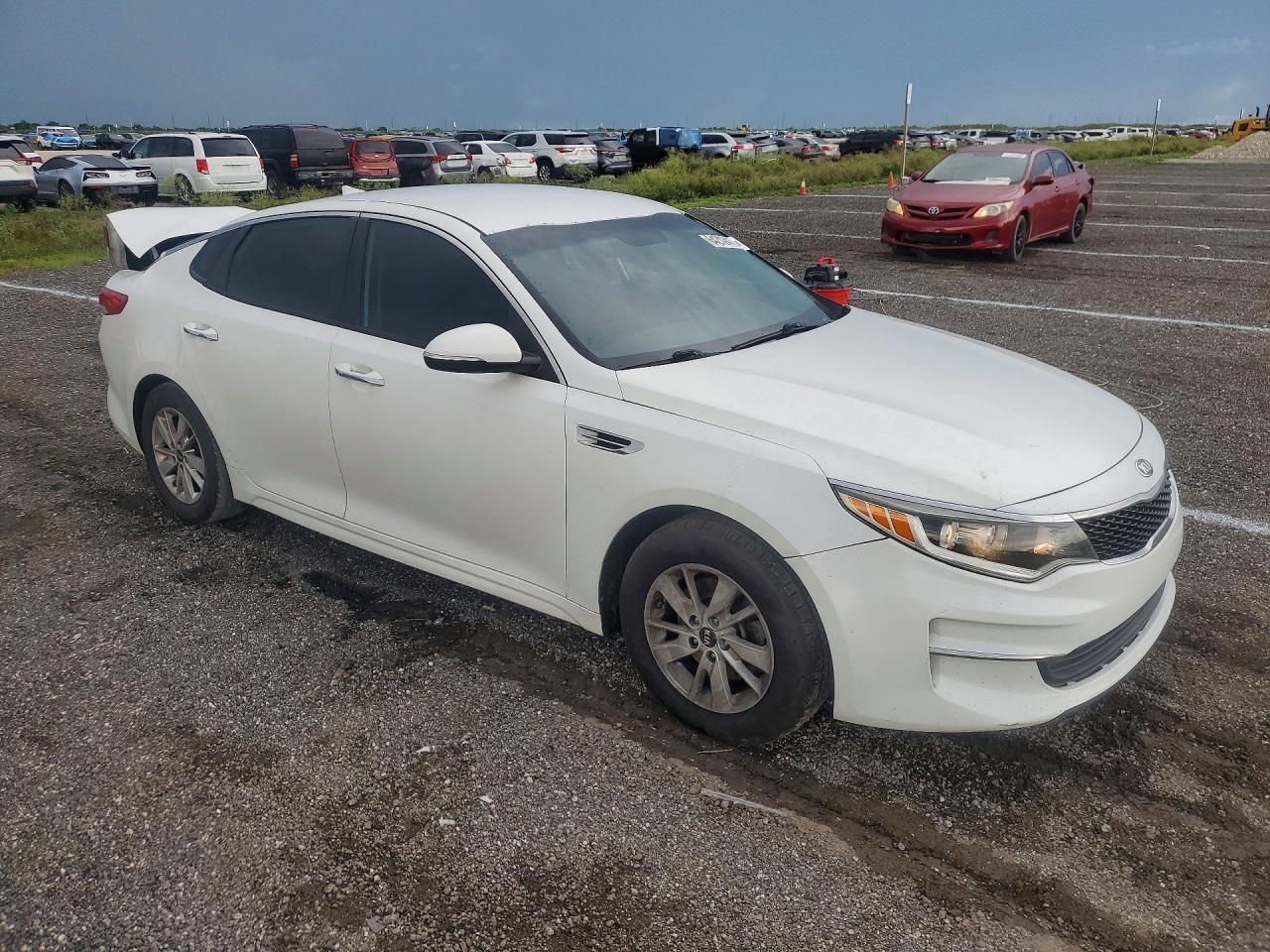 2017 Kia Optima Lx - Image 4