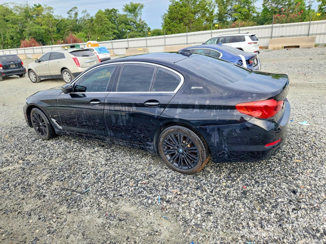 2018 BMW 530E - Фото 2