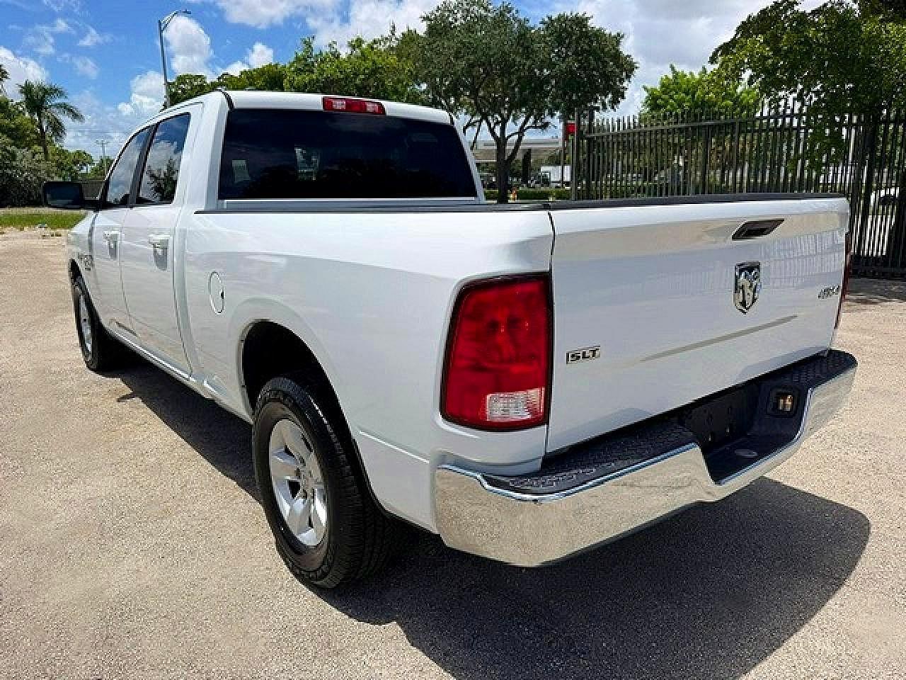 2021 Ram 1500 Classic Slt - Фото 2