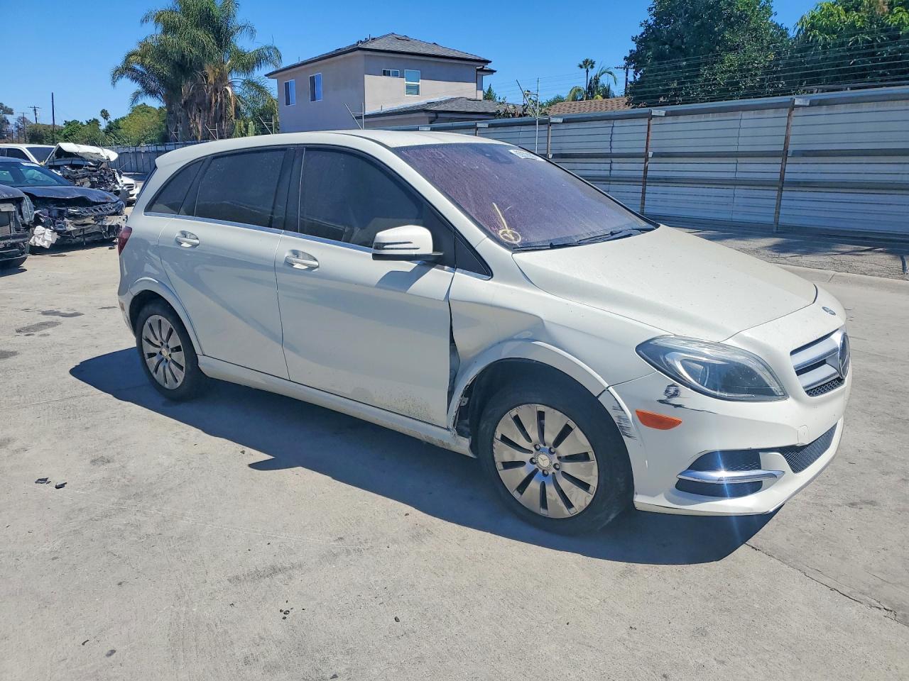 2016 Mercedes-Benz B 250E - Image 4