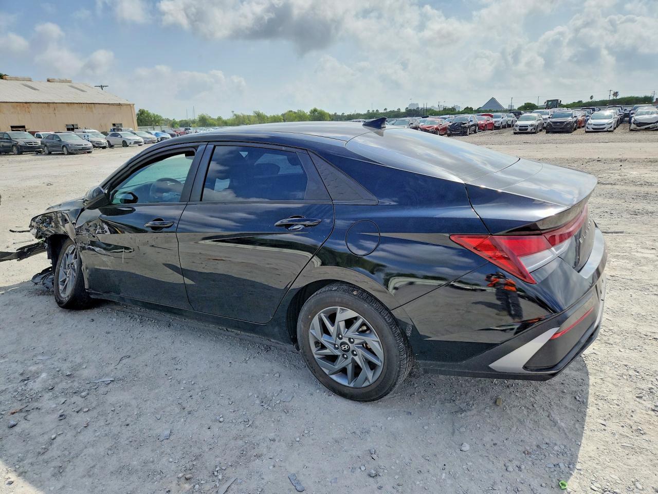 2024 Hyundai Elantra Sel - Фото 2