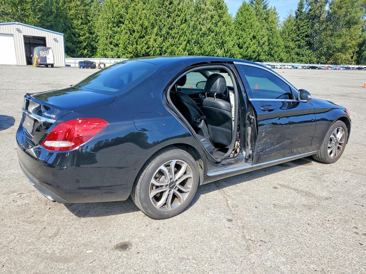2015 Mercedes-Benz C 300 4Matic - Фото 3