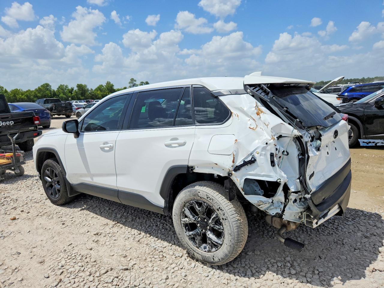 2024 Toyota Rav4 Le - Фото 2