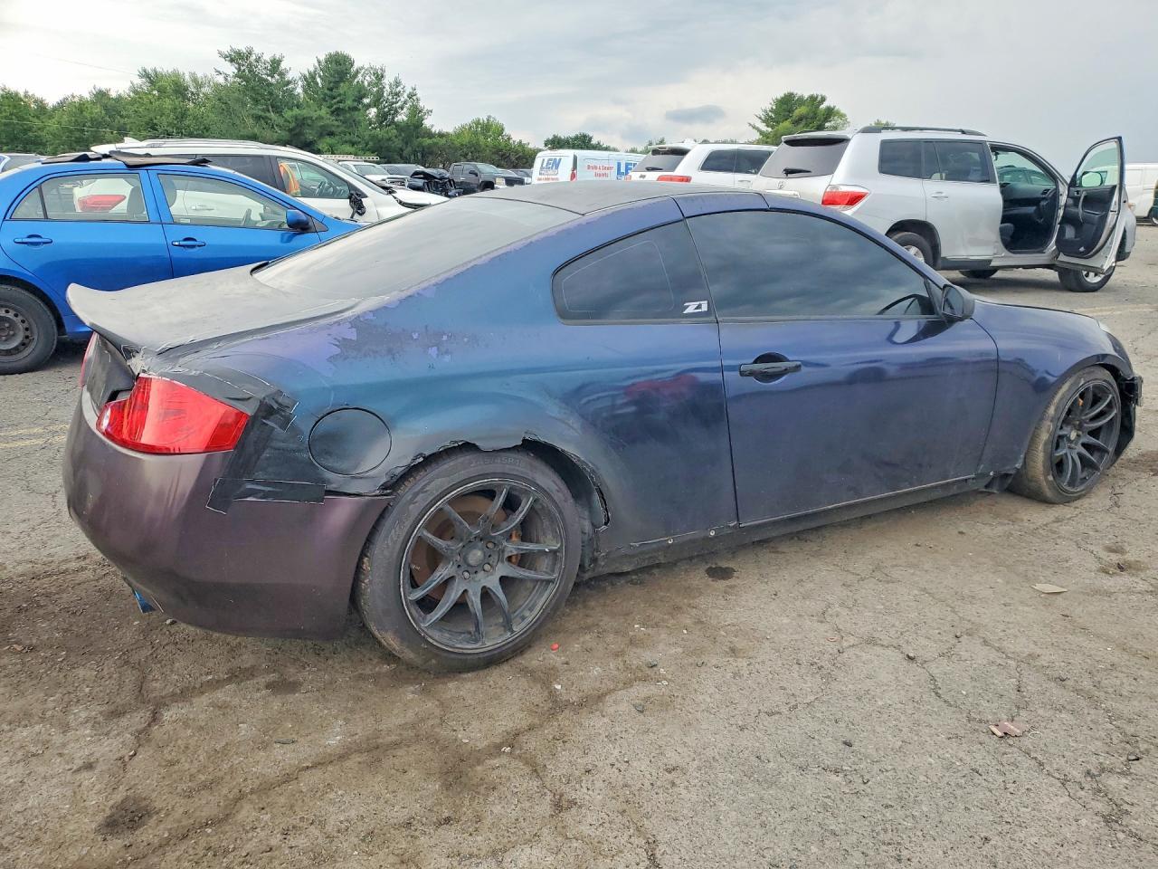 2004 Infiniti G35 Base - Image 3