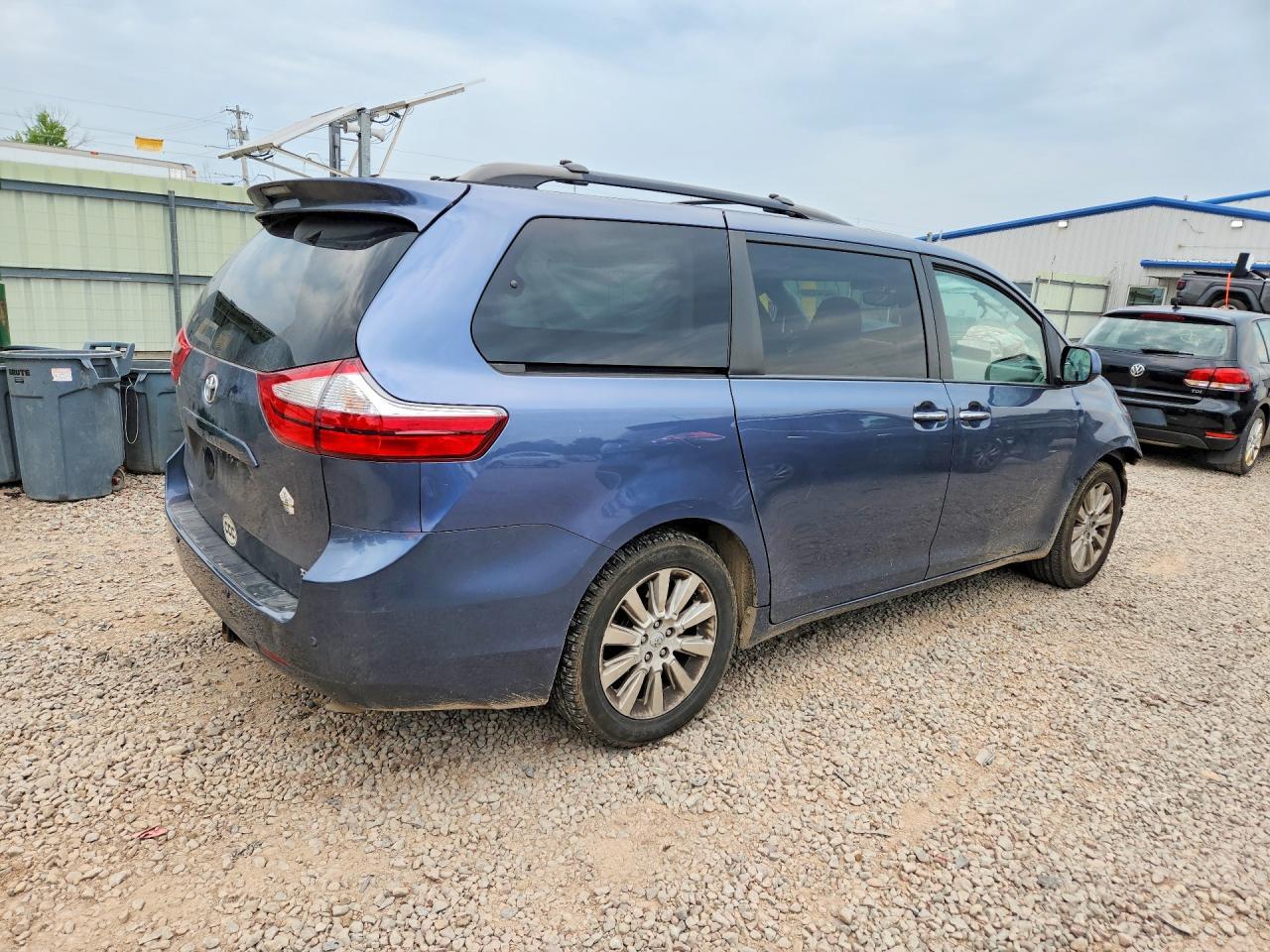2015 Toyota Sienna Xle Premium 7-Passenger - Фото 3