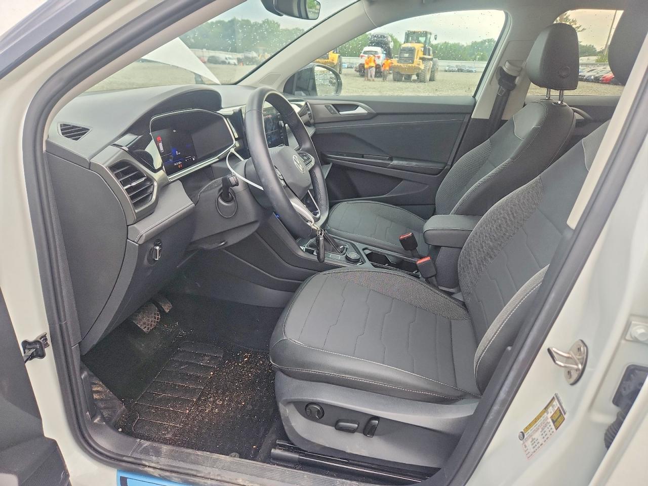 2025 Volkswagen Taos Se Black - Фото 7