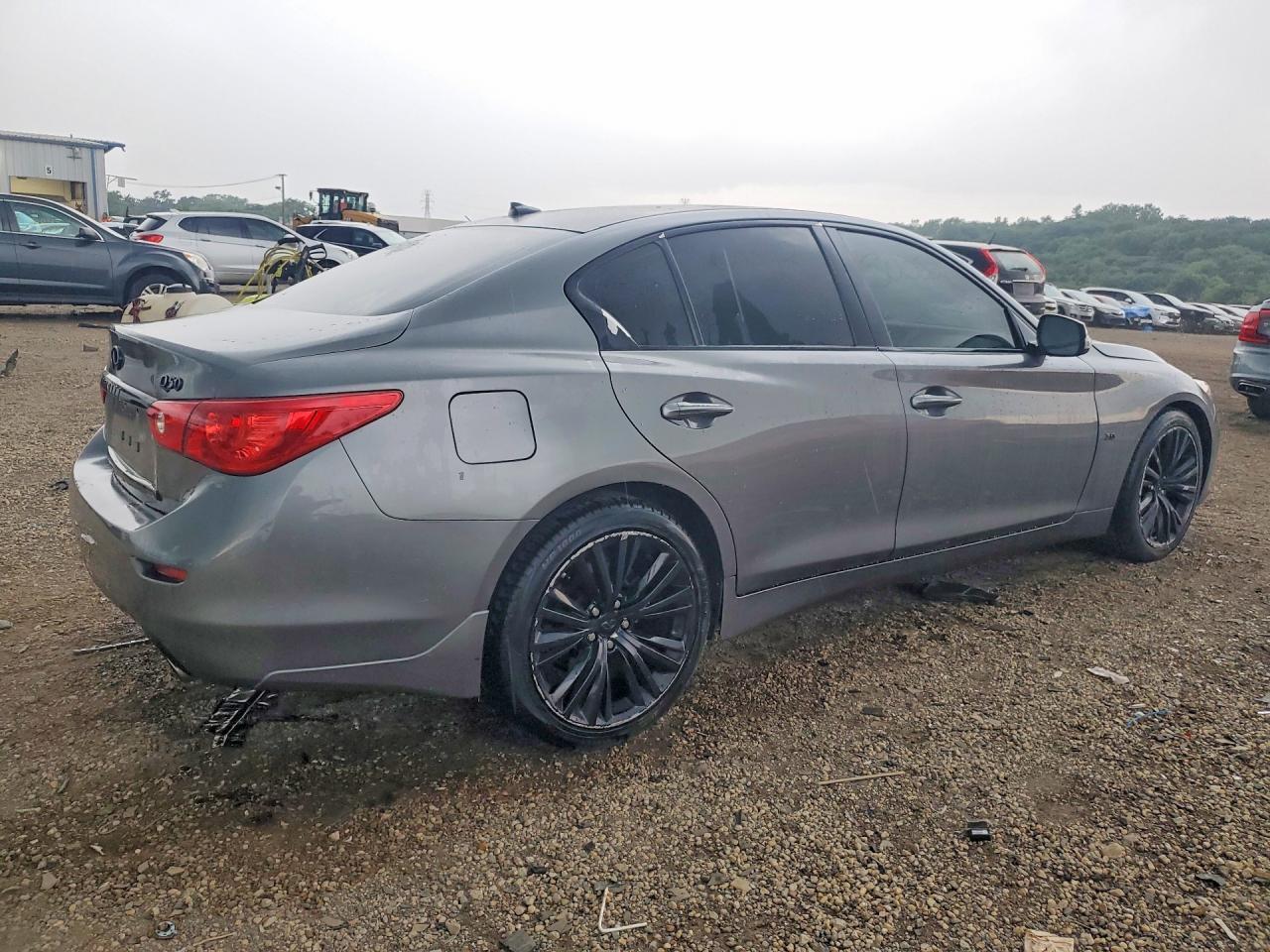 2017 Infiniti Q50 3.0T Premium - Фото 3