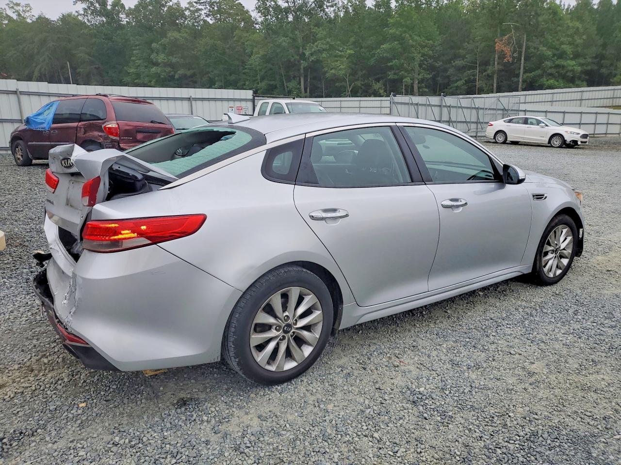 2016 Kia Optima Ex - Фото 3