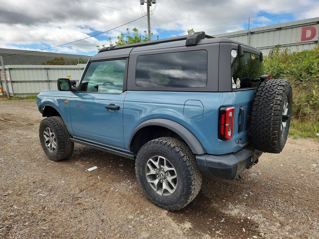 2022 Ford Bronco Base - Image 2
