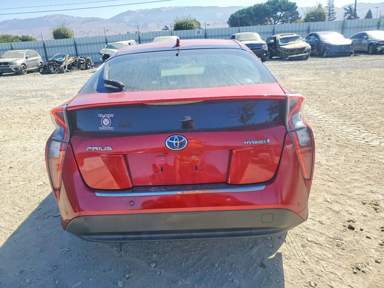 2017 Toyota Prius Two - Фото 6