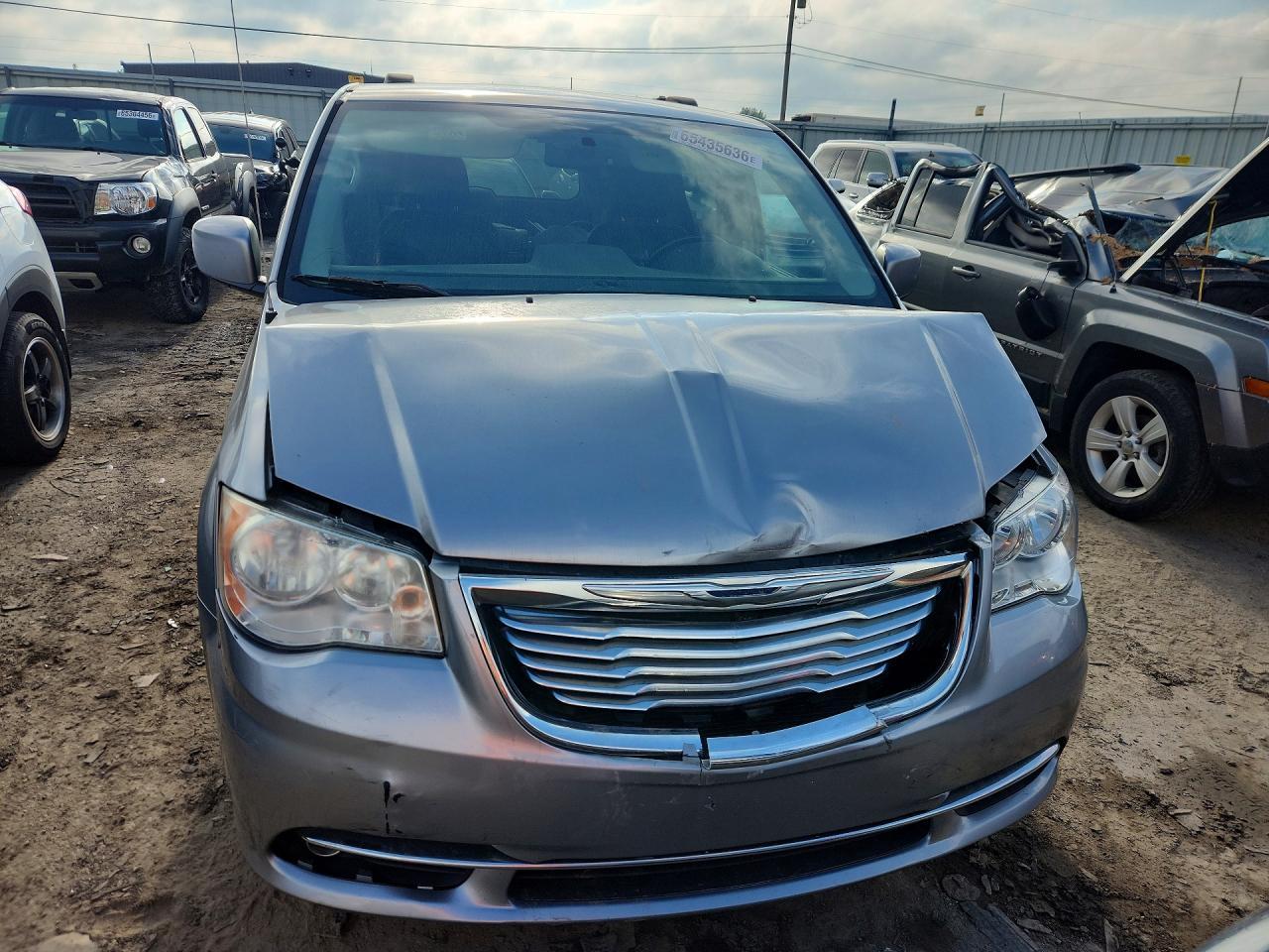 2014 Chrysler Town & Country Touring - Фото 5