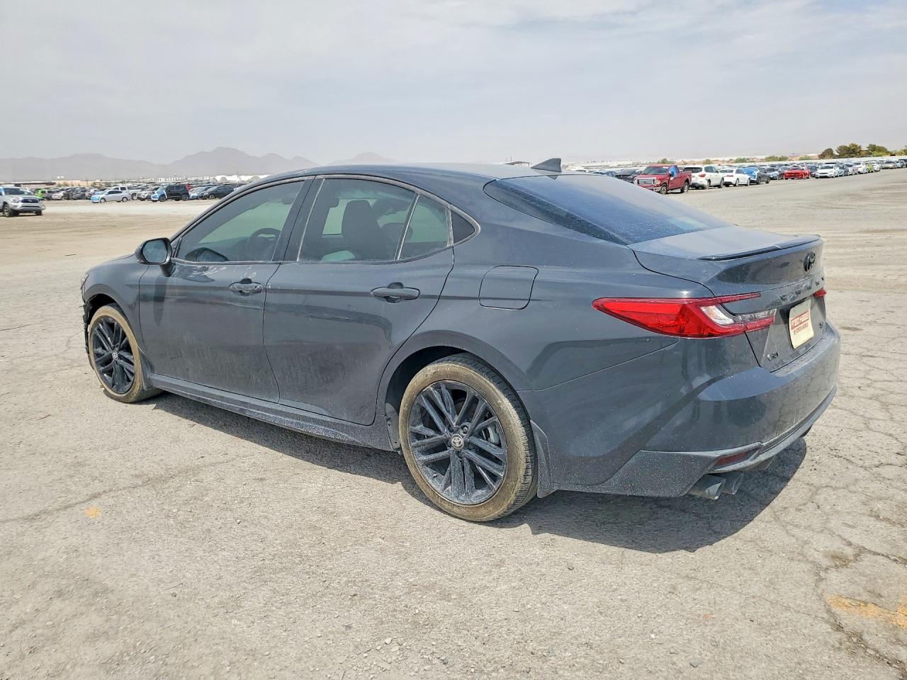 2025 Toyota Camry Se - Фото 2