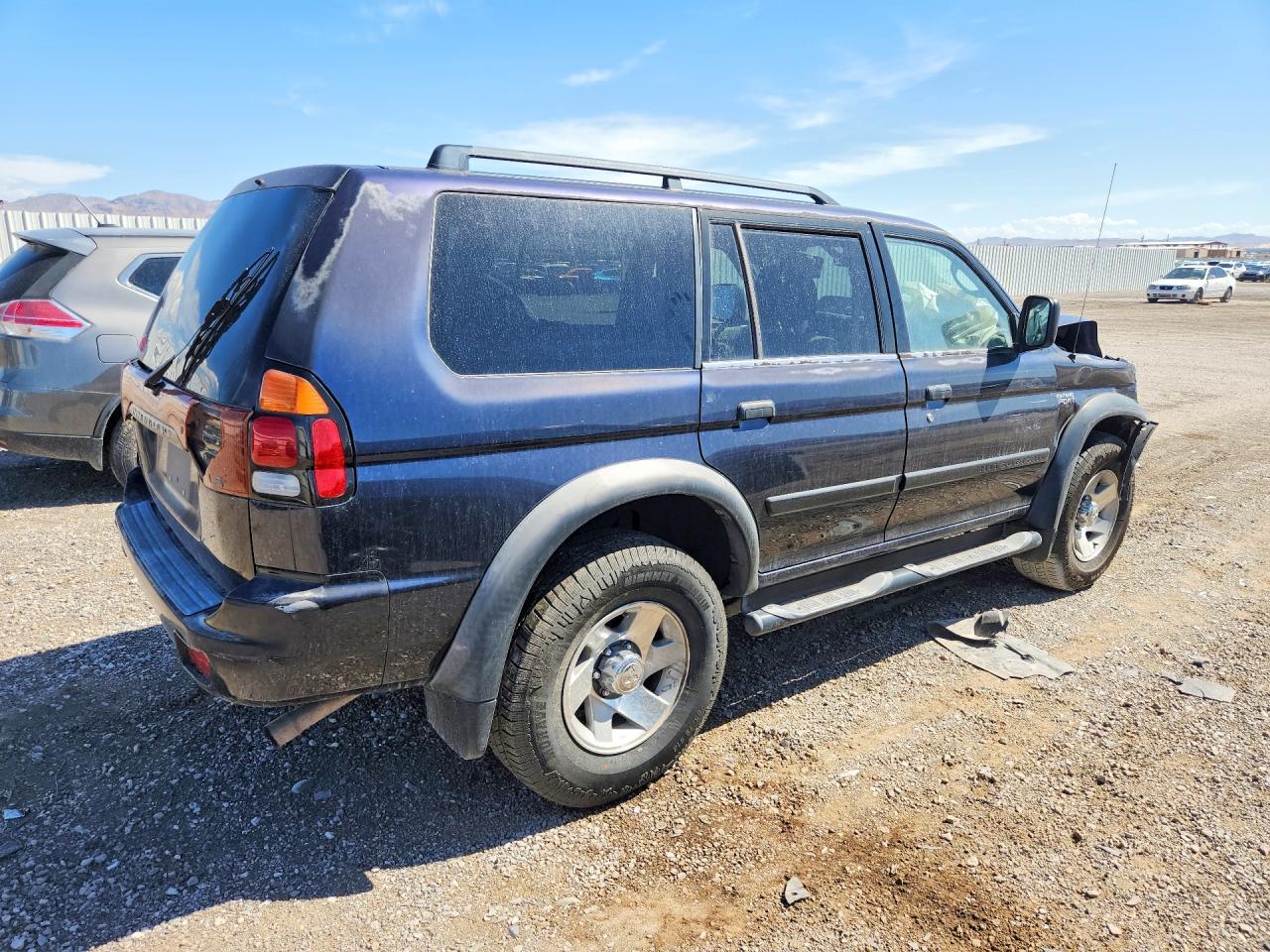 2002 Mitsubishi Montero Sport Es - Image 3