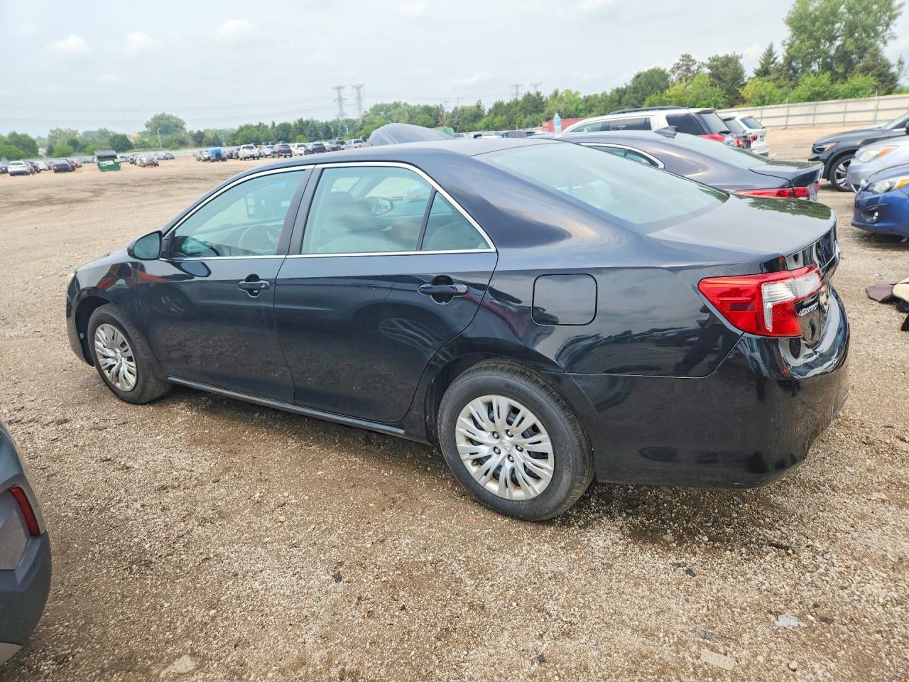 2014 Toyota Camry Le - Фото 2