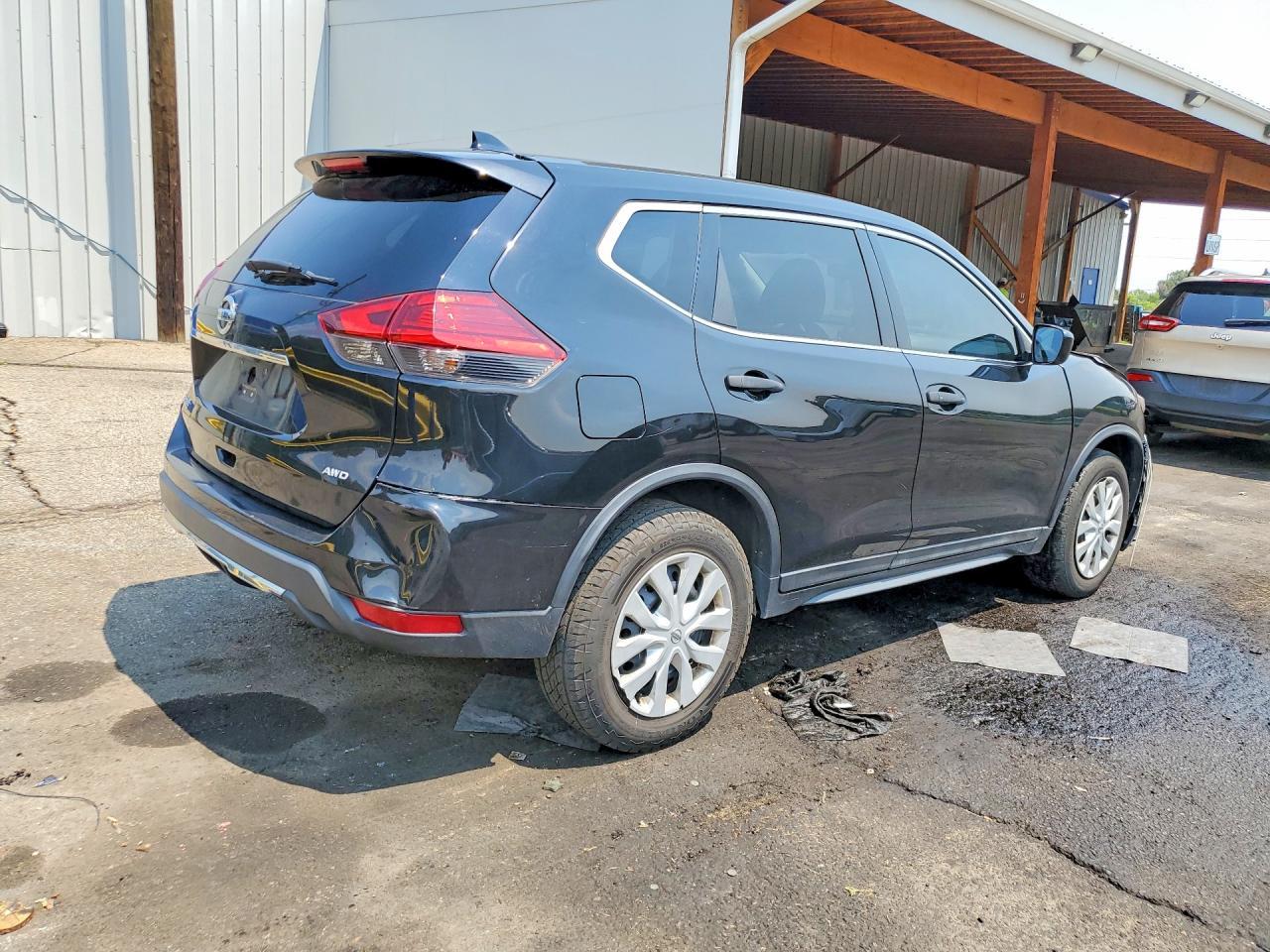 2017 Nissan Rogue S - Фото 3