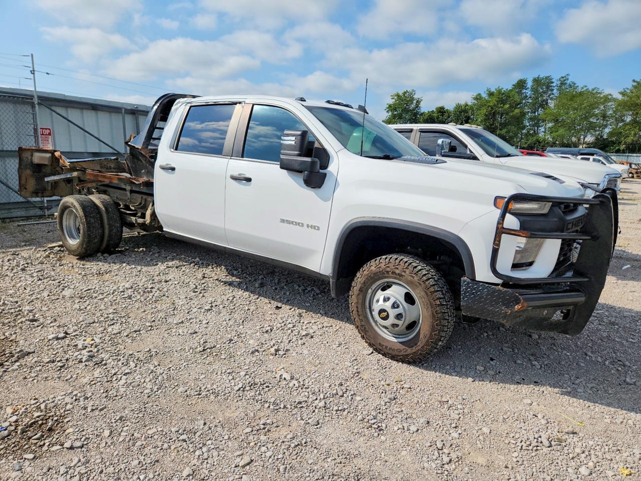 2022 Chevrolet Silverado C3500 - Фото 4