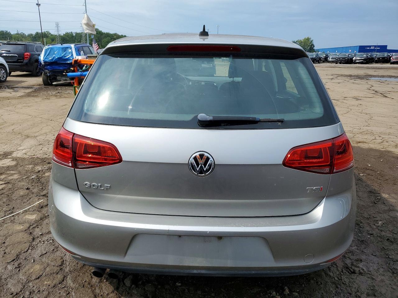 2015 Volkswagen Golf - Image 6