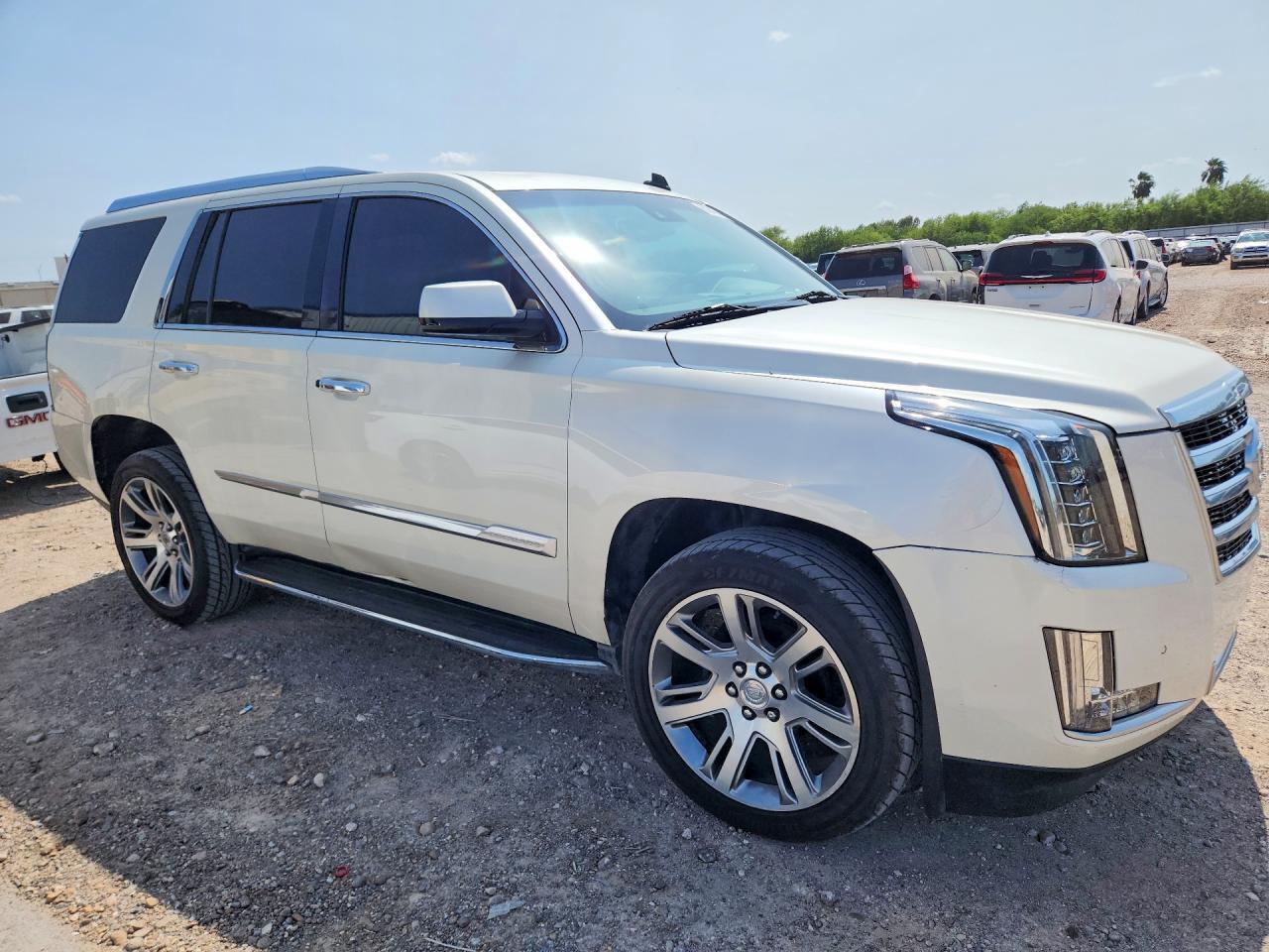 2015 Cadillac Escalade Luxury - Image 4