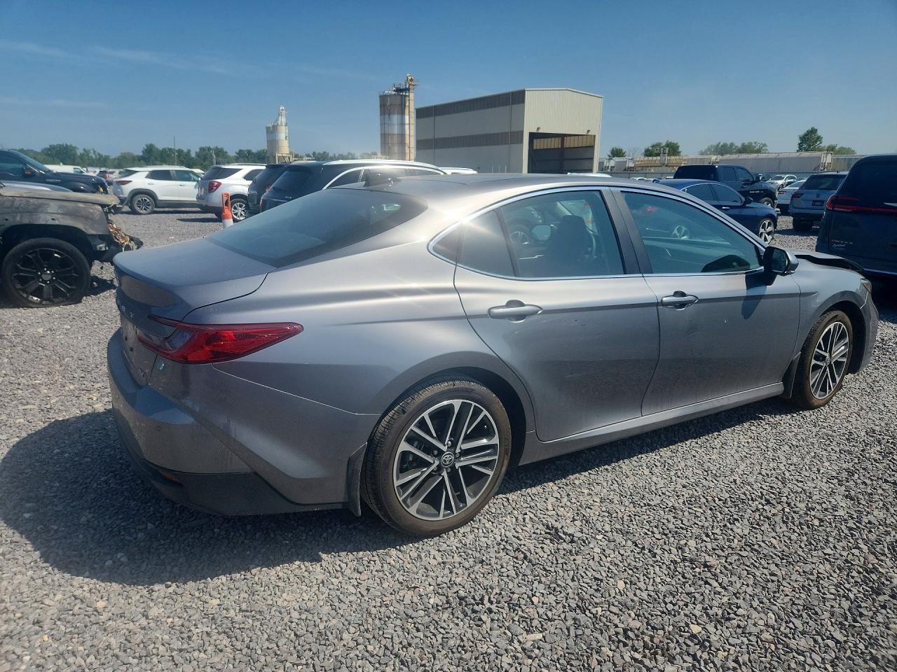 2025 Toyota Camry Xle - Фото 3