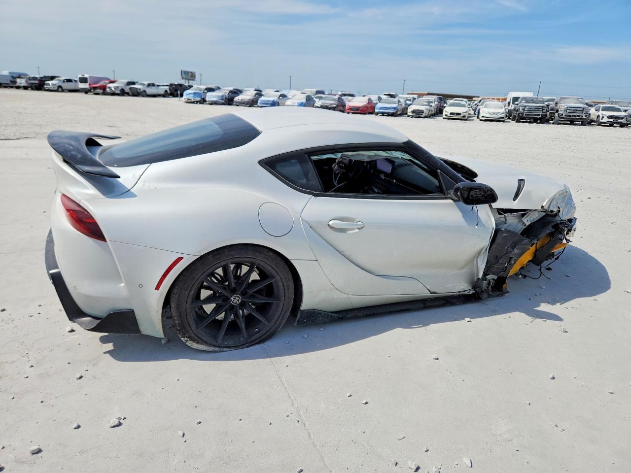 2024 Toyota Gr Supra 45Th Anniversary Edition - Фото 3